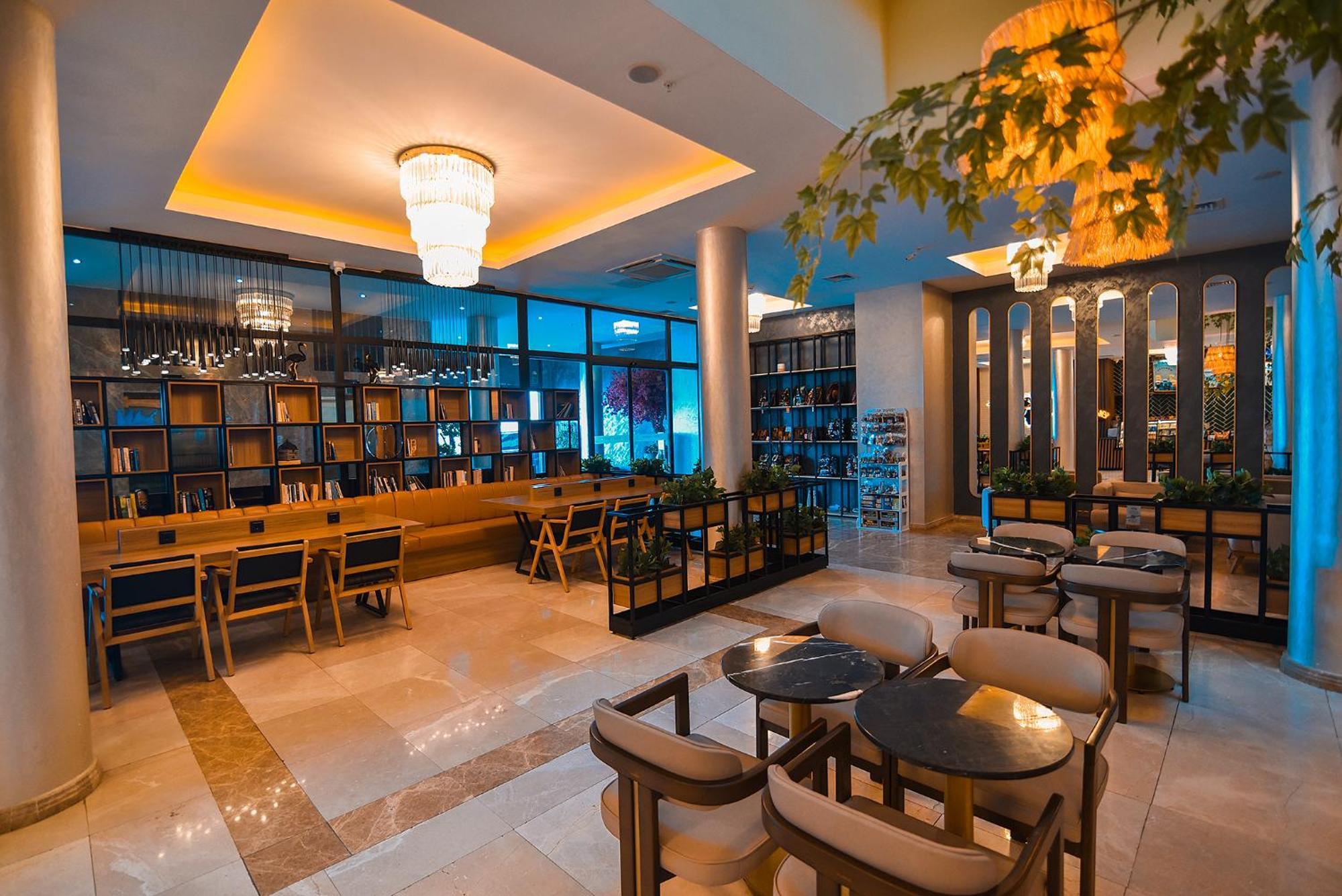 Royal Comfort Hotel Arakli Luaran gambar