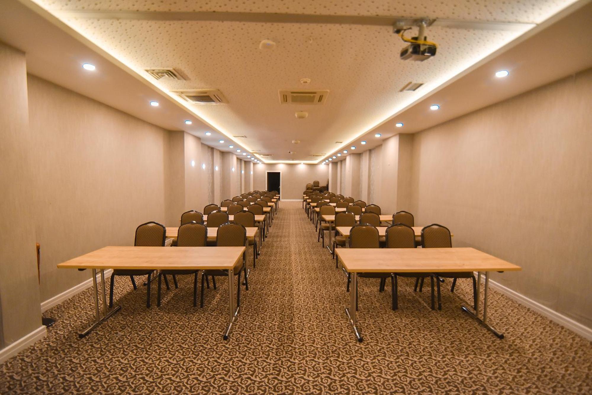 Royal Comfort Hotel Arakli Luaran gambar