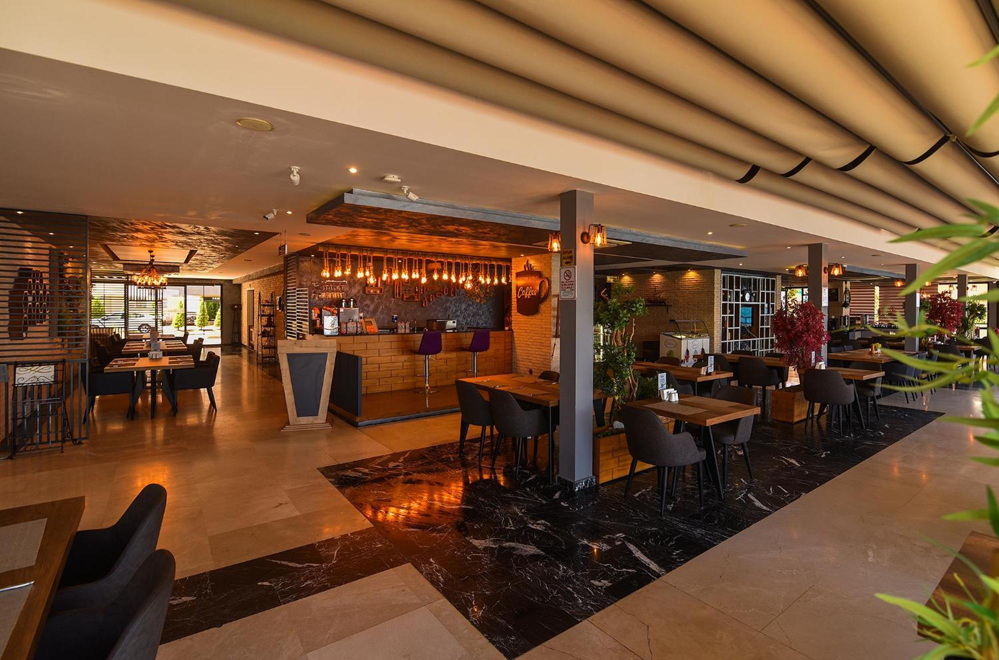 Royal Comfort Hotel Arakli Luaran gambar