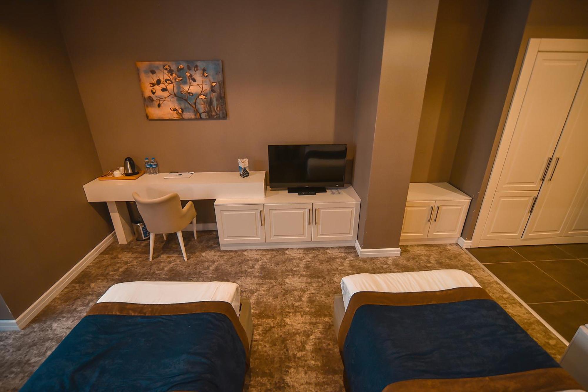 Royal Comfort Hotel Arakli Luaran gambar