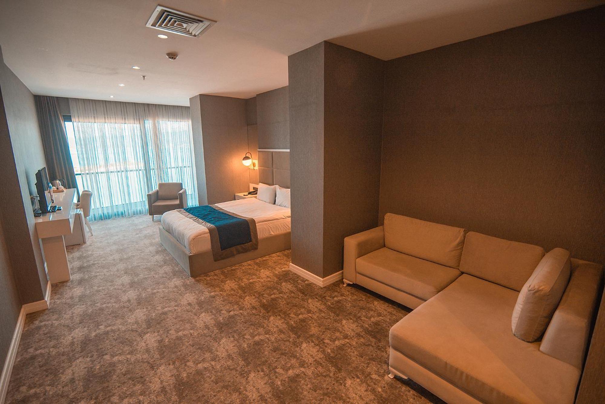 Royal Comfort Hotel Arakli Luaran gambar