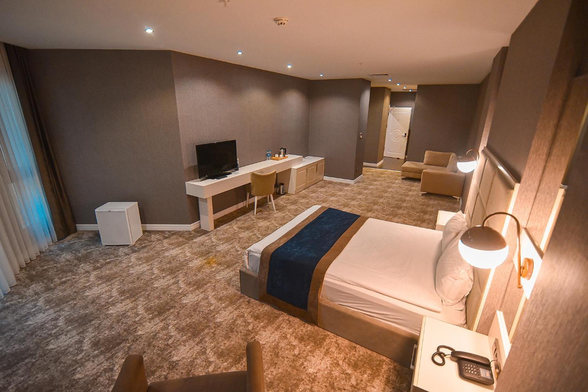 Royal Comfort Hotel Arakli Luaran gambar