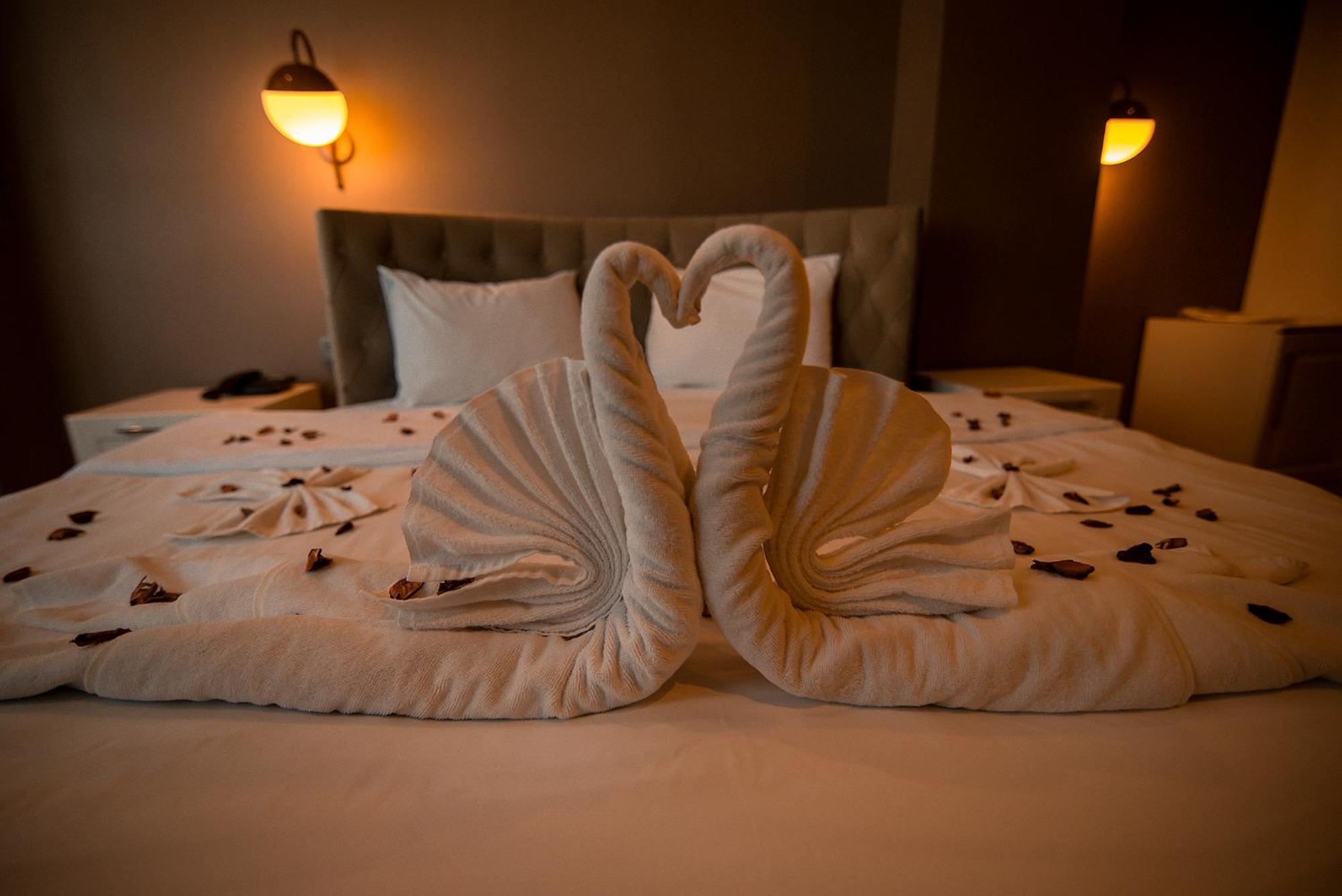 Royal Comfort Hotel Arakli Luaran gambar
